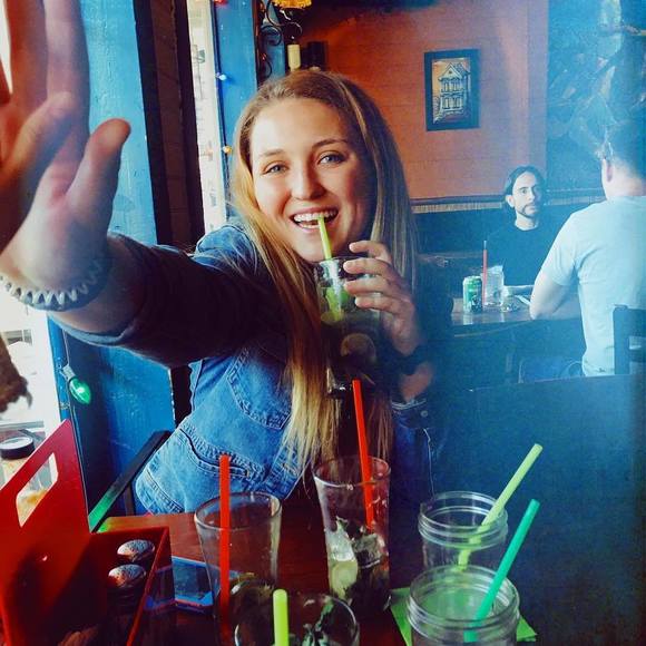 Meet your Posher, Lindsey - Picture 1 of 1